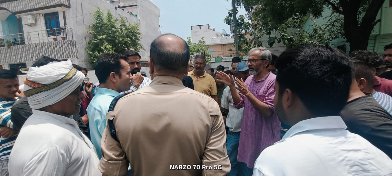 यूपीसीएल की लापरवाही से दुर्घटना मारे गए लाइनमैन सुनील सिंह दानू के परिजनों को पचास लाख रुपए का मुआवजा और उनकी पत्नी को यूपीसीएल में नियुक्ति प्रदान की जाय।  • इस दुर्घटना में लापरवाही के लिए जिम्मेदार अधिकारियों पर कठोर कार्यवाही की जाए ।